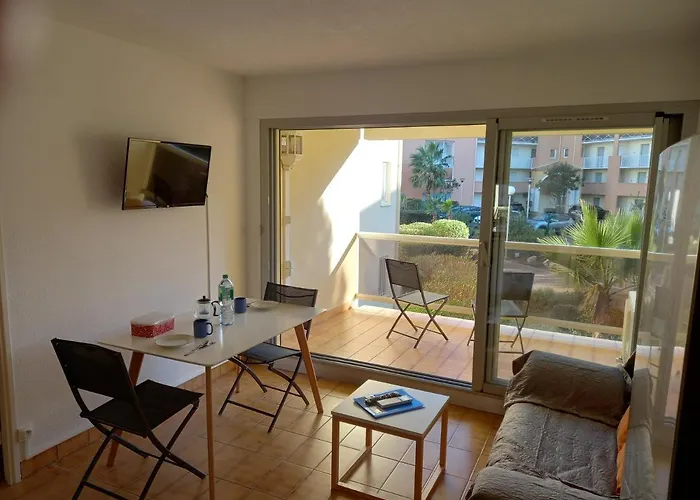 Helios 24, T2 Climatise, Parking, Terrasse, 500M Plage